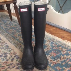 Black hunter boots size 8!